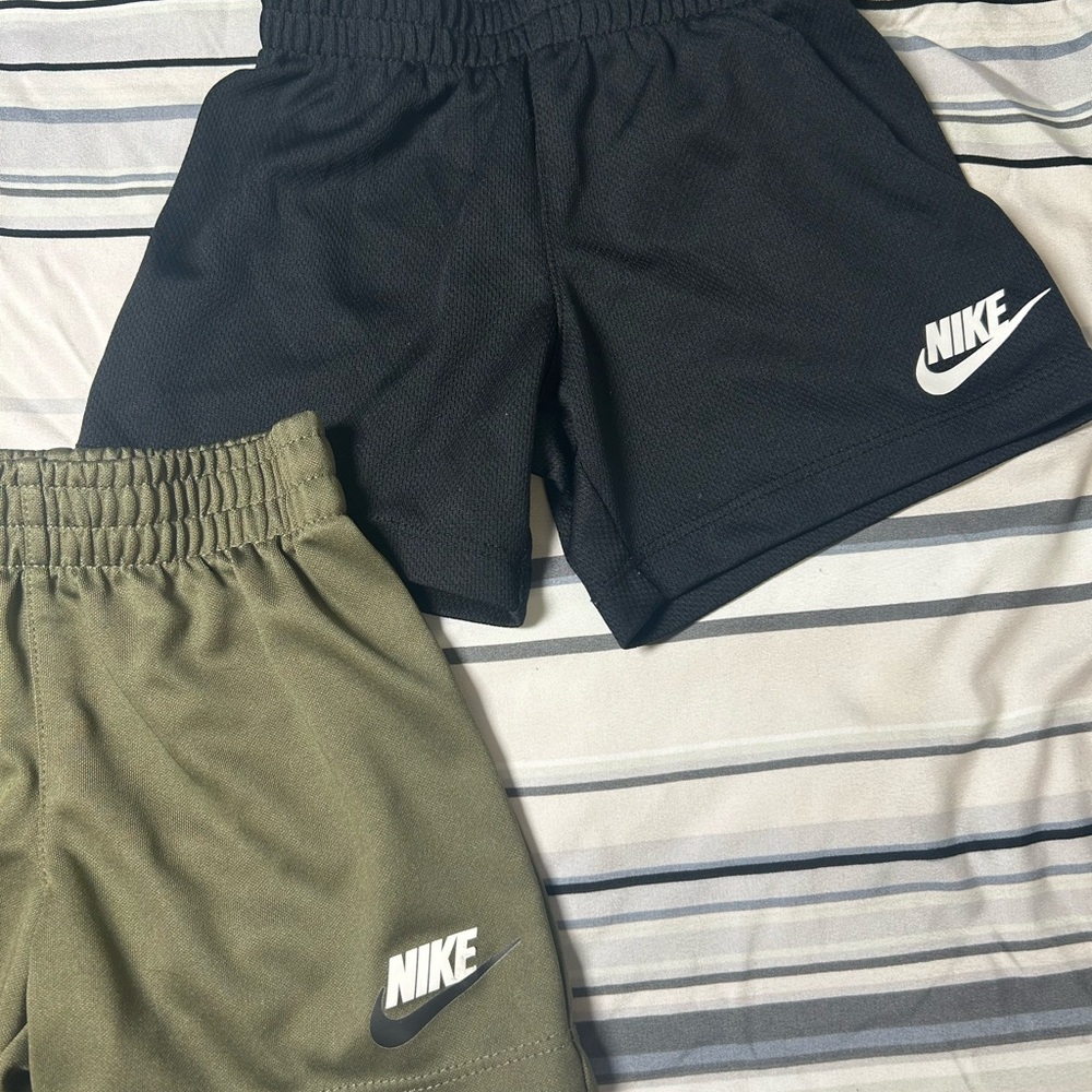 Nike Kids' Black and Green Shorts